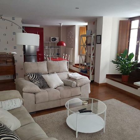 Apartamento Cine Colon Ribadeo Luaran gambar