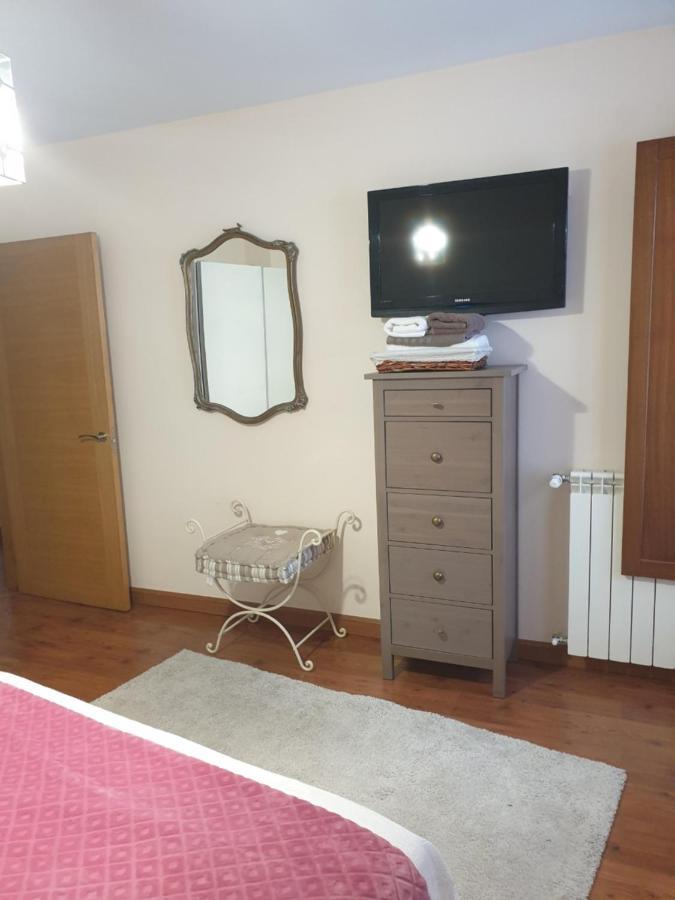 Apartamento Cine Colon Ribadeo Luaran gambar