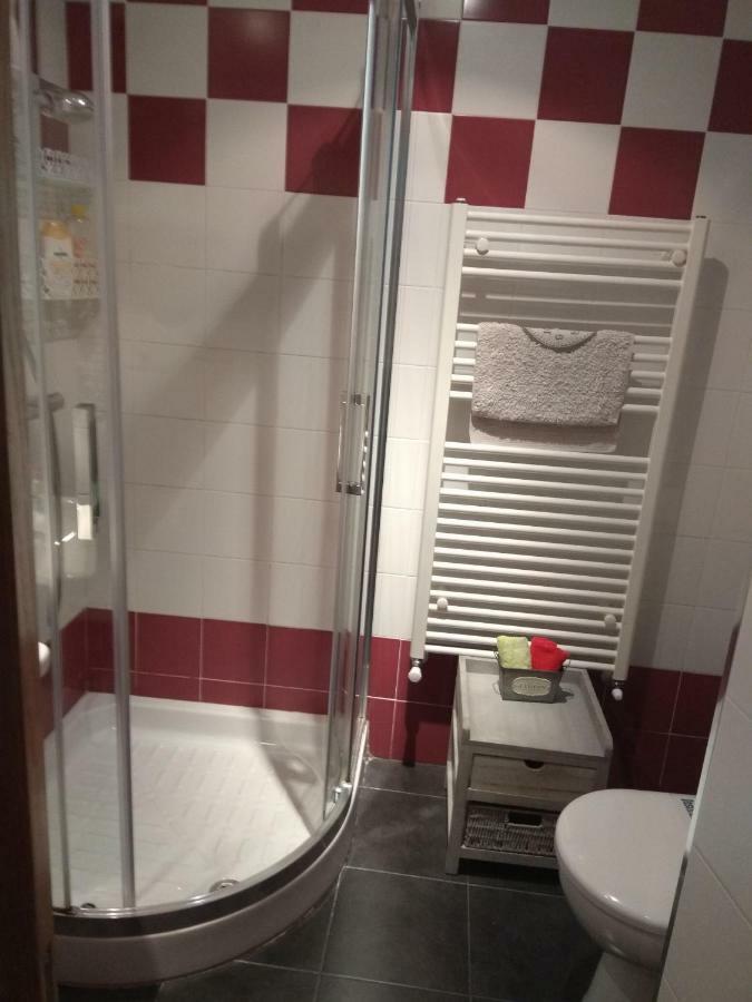 Apartamento Cine Colon Ribadeo Luaran gambar