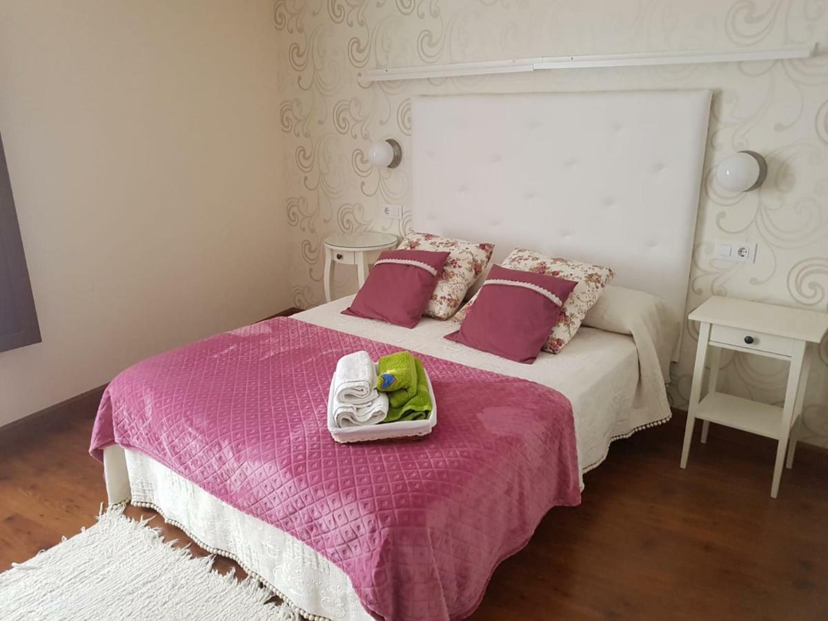 Apartamento Cine Colon Ribadeo Luaran gambar