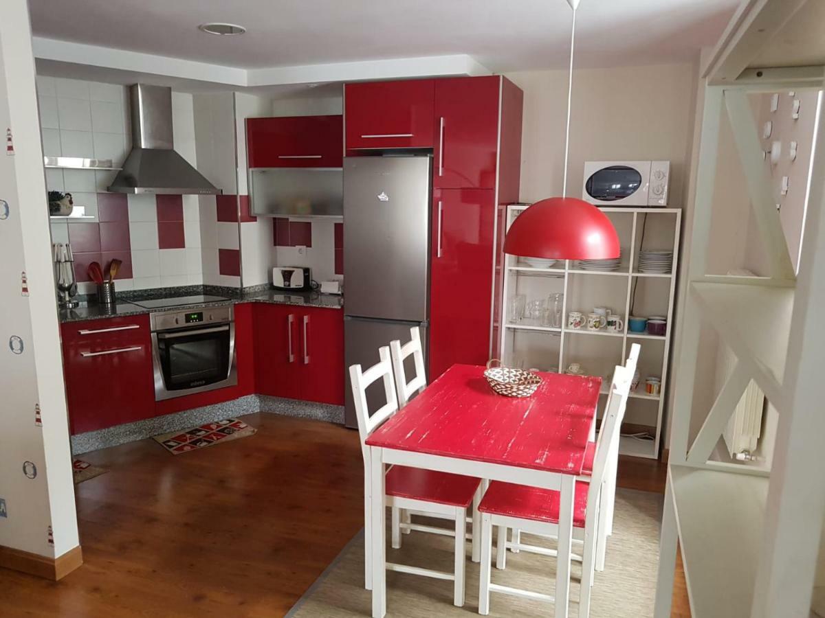 Apartamento Cine Colon Ribadeo Luaran gambar