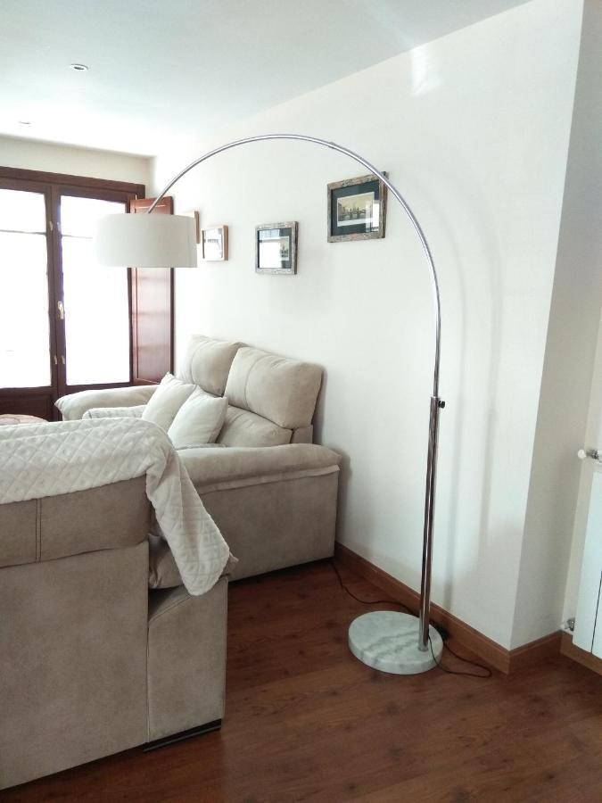Apartamento Cine Colon Ribadeo Luaran gambar
