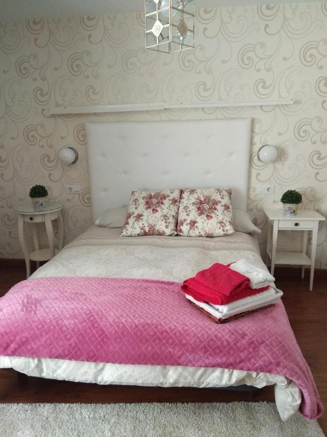 Apartamento Cine Colon Ribadeo Luaran gambar