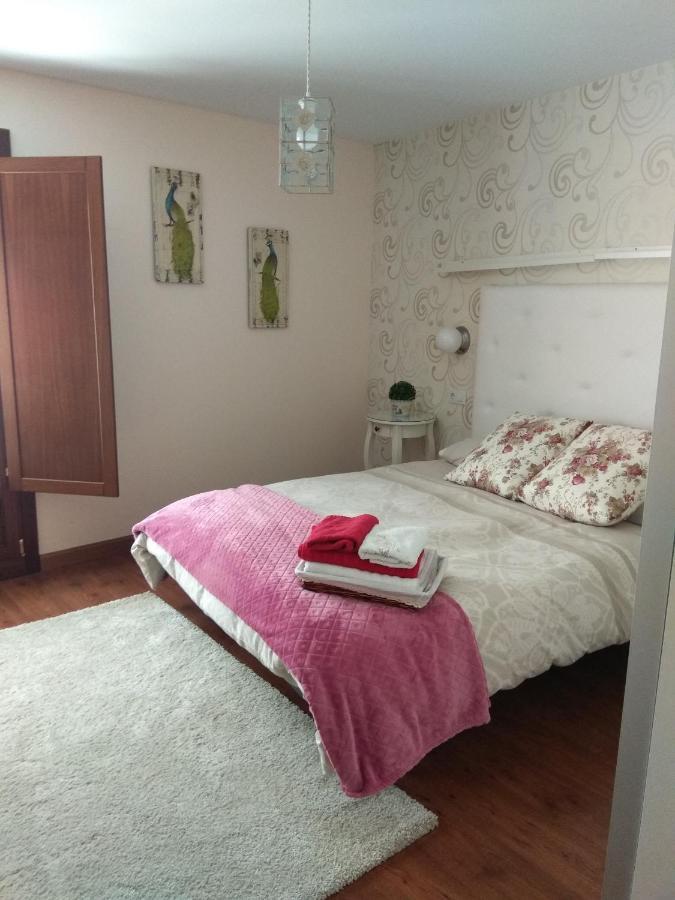 Apartamento Cine Colon Ribadeo Luaran gambar