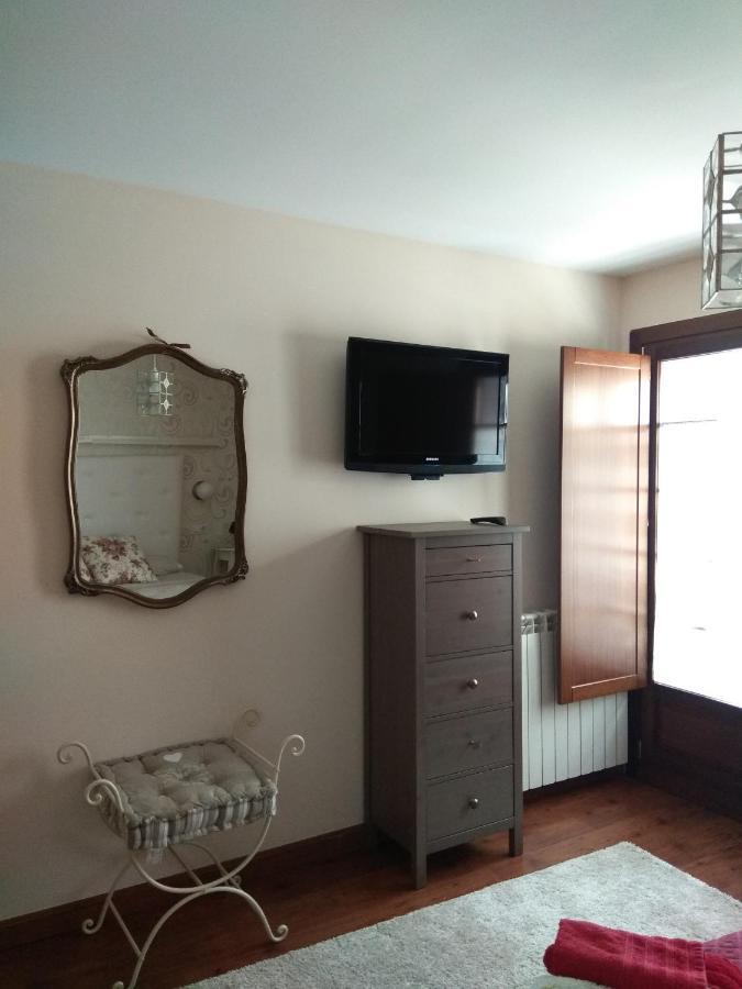 Apartamento Cine Colon Ribadeo Luaran gambar