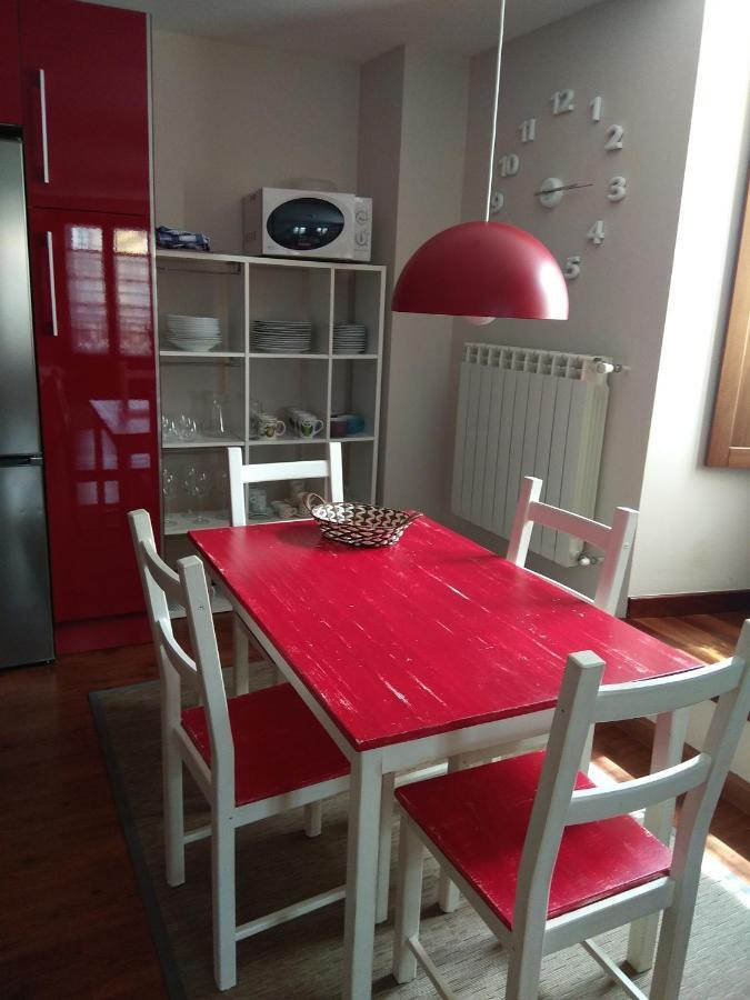 Apartamento Cine Colon Ribadeo Luaran gambar