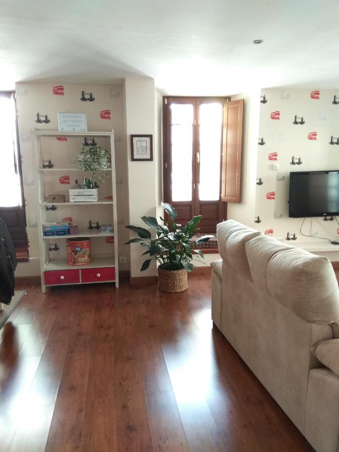 Apartamento Cine Colon Ribadeo Luaran gambar